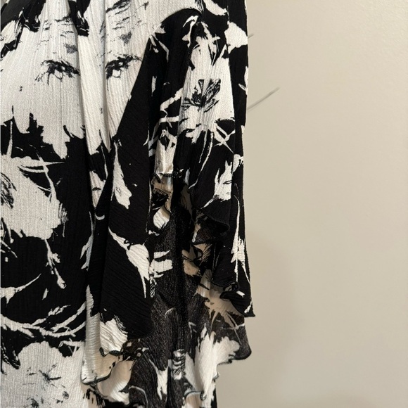 Meghan Los Angeles women size small, flowy 3/4 sleeve - Picture 6 of 9